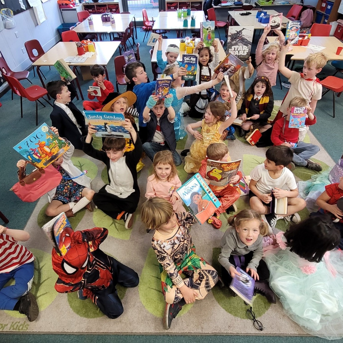 William Ransom Primary School - World Book Day - Holly